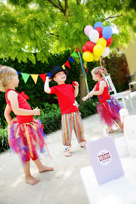 circus party theme invitations